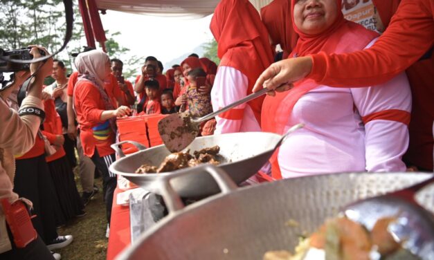 Germas Karangjambu, Bupati Tiwi Apresiasi Kontribusi Kader Kesehatan