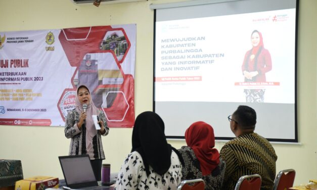 Uji Publik Komisi Informasi, Bupati Tiwi Paparkan Inovasi Digital Pelayanan Publik