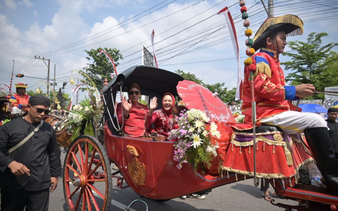 Bupati Tiwi : Pahargyan Agung, Kirab Pusaka dan Manggala Praja Jadi Edukasi Budaya