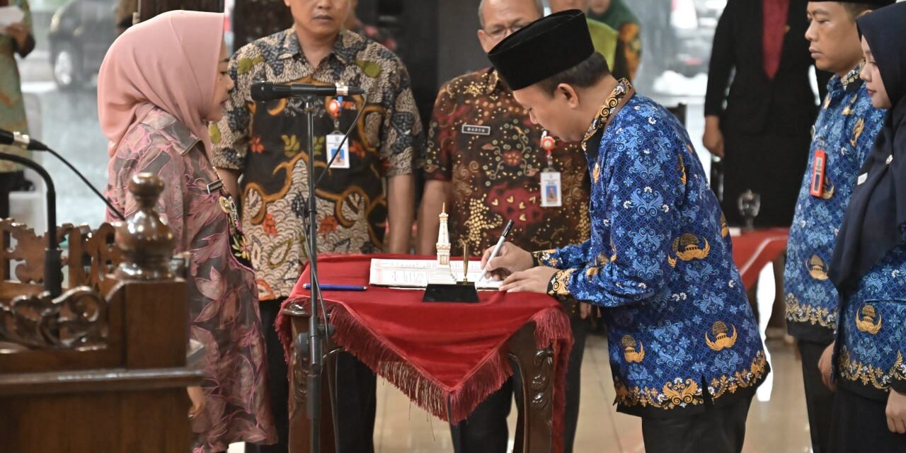 Awal Tahun 2024, Bupati Tiwi Lantik 34 Pejabat Administrator