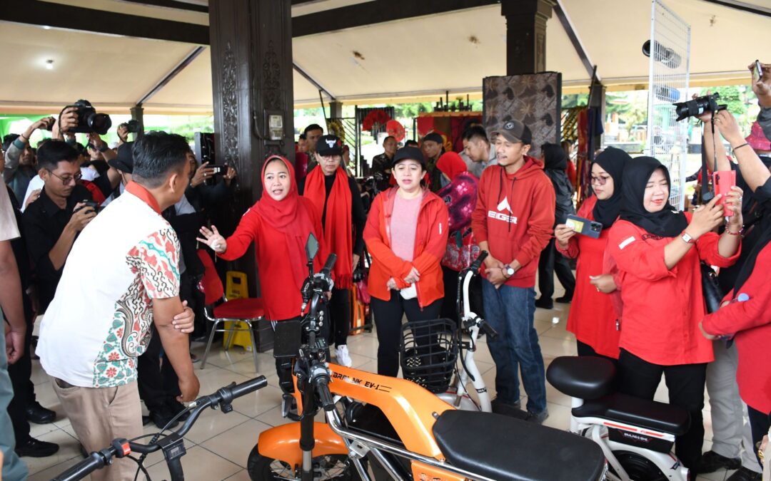 Kunjungi Purbalingga, Puan Maharani Borong Produk UMKM Ecoprint sampai Sepeda Listrik