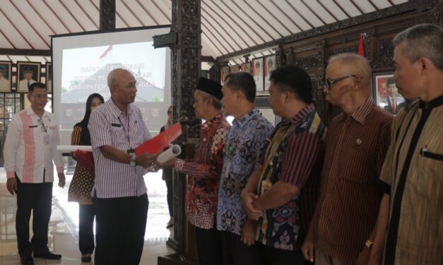Meminimalisir Konflik Antar Desa, Pemkab Purbalingga Serahkan Perbup Batas Desa/Kelurahan