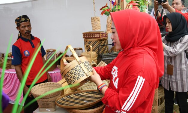 <em>3 Tahun Tiwi-Dono : Pertumbuhan Ekonomi dan Investasi Terus Meningkat</em>