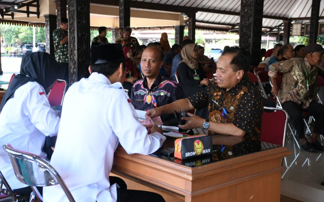 Terima THR dan TPP 100%, Bupati Tiwi Ajak ASN Bayar Zakat Via Baznas