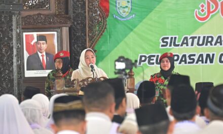 Purbalingga Bermunajat, Bupati Tiwi Lepas 141 Calon Jemaah Haji KBIHU Muhammadiyah