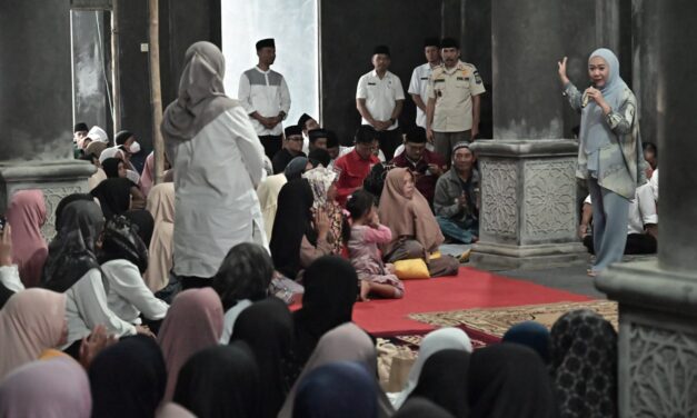 Bupati Tiwi Respon Aduan Masyarakat Kesulitan Air Bersih di Dusun Kutabawa