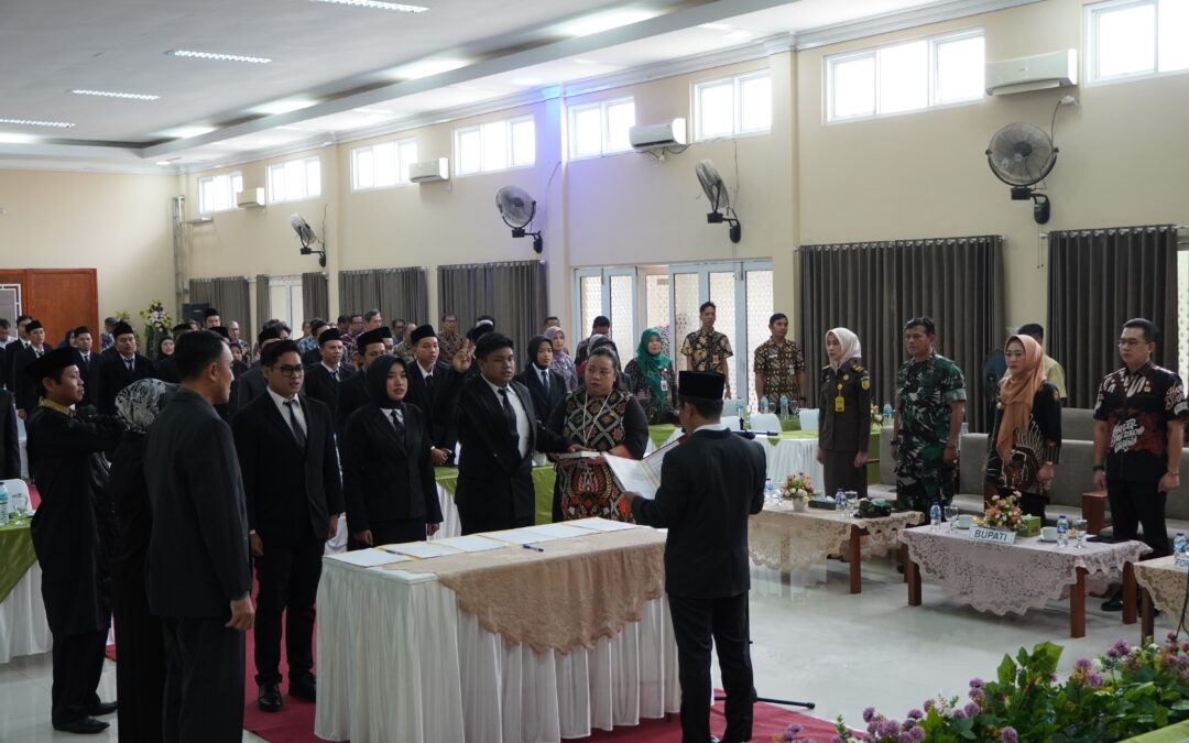 Hadiri Pelantikan PPK, Bupati Tiwi Pesan Bangun Sinergitas dengan Forkopimcam