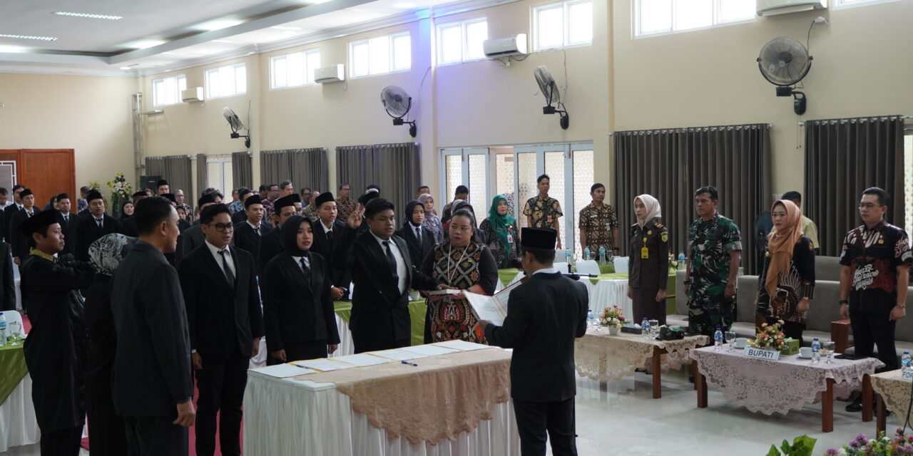Hadiri Pelantikan PPK, Bupati Tiwi Pesan Bangun Sinergitas dengan Forkopimcam