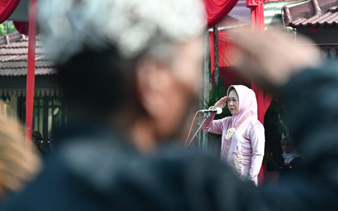 Upacara Hardiknas 2024, Bupati Tiwi Apresiasi Tenaga Pendidikan di Purbalingga