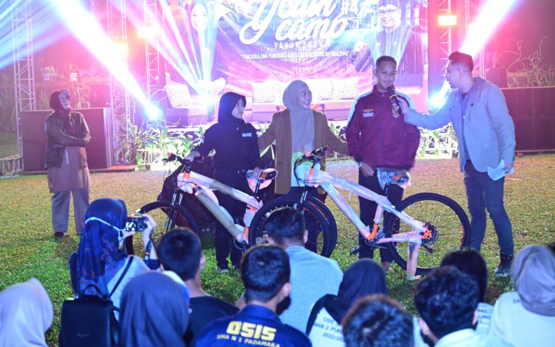 Pancasila Youth Camp, Bupati Tiwi Tanamkan Semangat Gotong-royong Para Pemuda