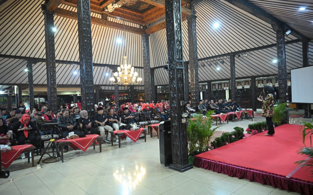 Refleksi Asas Perjuangan Marhaenisme, Bupati Tiwi Lepas Rombongan Ziarah ke Makam Bung Karno