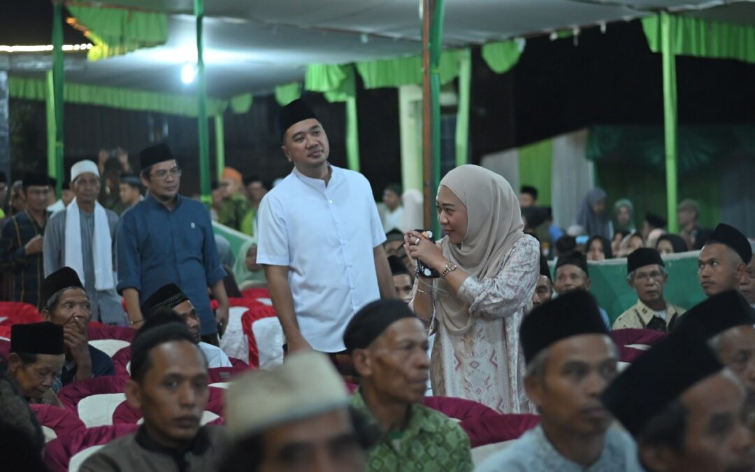 Hadiri Haul Ke-71 Kyai Muhammad Roni, Bupati Tiwi Ajak Lanjutkan Semangat Pendahulu 