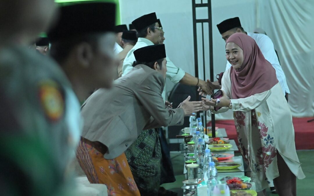 Haflatut Tasyakur Lil Iktitam Minhajut Tholabah, Bupati Tiwi : Pondok Pesantren adalah Paket Lengkap