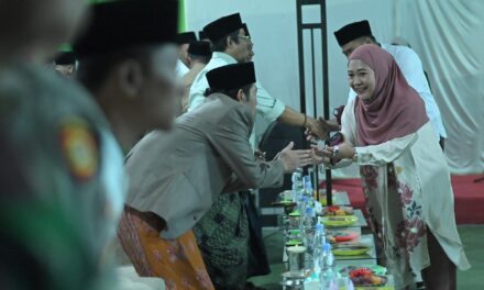 Haflatut Tasyakur Lil Iktitam Minhajut Tholabah, Bupati Tiwi : Pondok Pesantren adalah Paket Lengkap