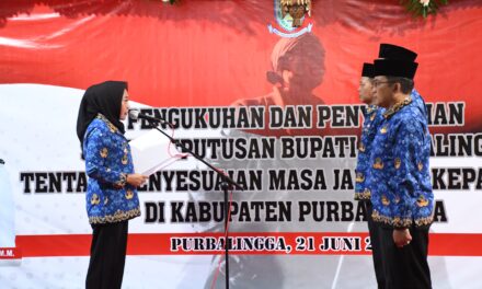 215 Kades Terima SK Perpanjangan Masa Jabatan, Bupati Tiwi : Syukuri Dengan Peningkatan Layanan Masyarakat