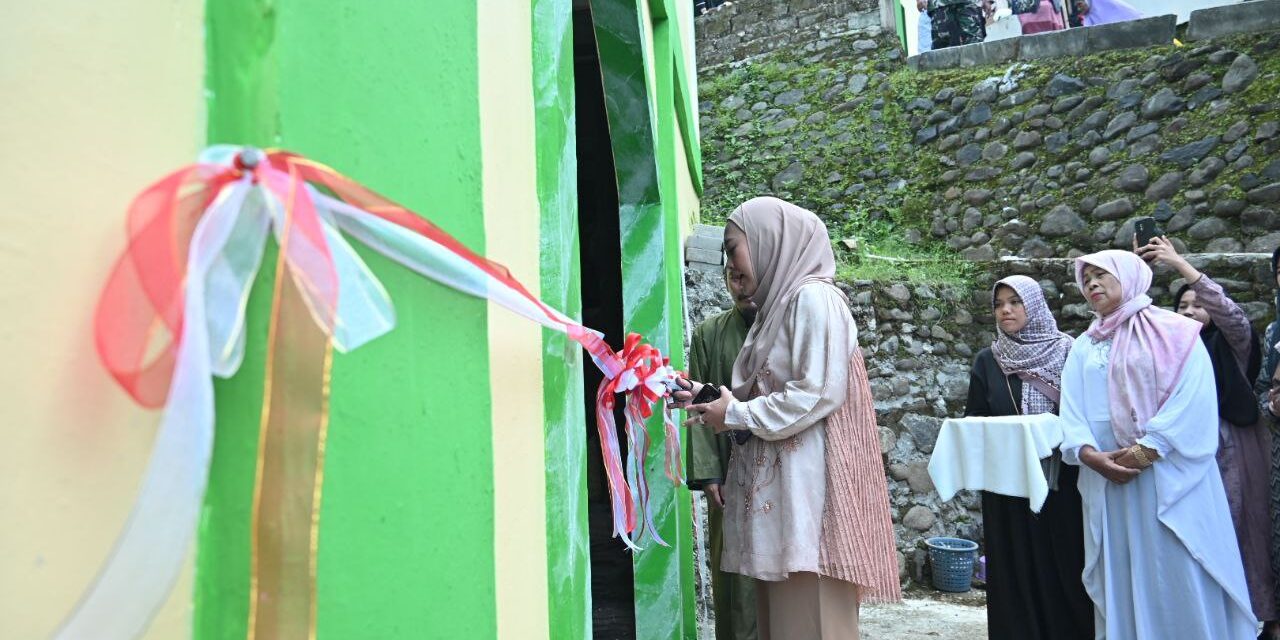 Resmikan Pondok Pesantren Nurul Jadid, Bupati Tiwi Doa’kan Selalu Lahirkan Generasi Muda Berakhlak Mulia