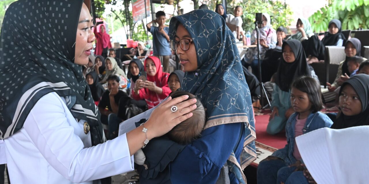 Bupati Tiwi Berikan Bansos Kepada 84 Penyandang Thalassaemia Mayor