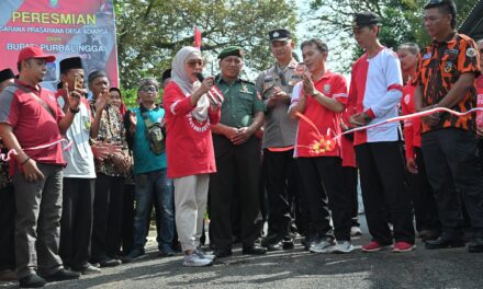 Resmikan Infrastruktur di Adiarsa, Bupati Tiwi Pastikan Bantu Pembangunan Jembatan ke Maribaya