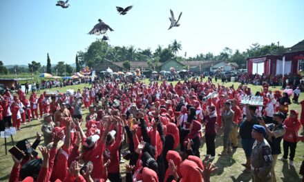 GERMAS di Kutawis, Bupati Tiwi Galakkan Purbalingga Bebas Stunting dan AKI/AKB