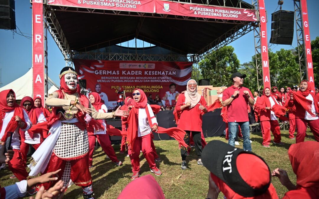 Germas di Purbalingga Lor, Bupati Tiwi Serahkan Ambulans Untuk PCNU