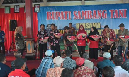 Bupati Tiwi Respon Petani Masalah Irigasi di Bukateja