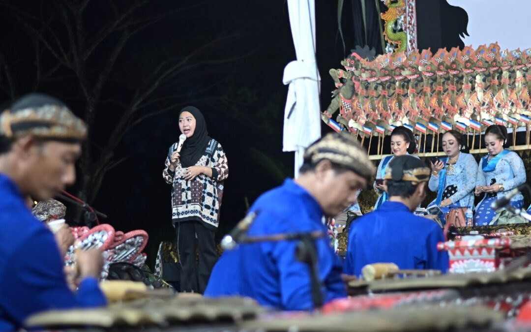 Bupati Tiwi Apresiasi Masyarakat Masih Lestarikan Budaya Lokal