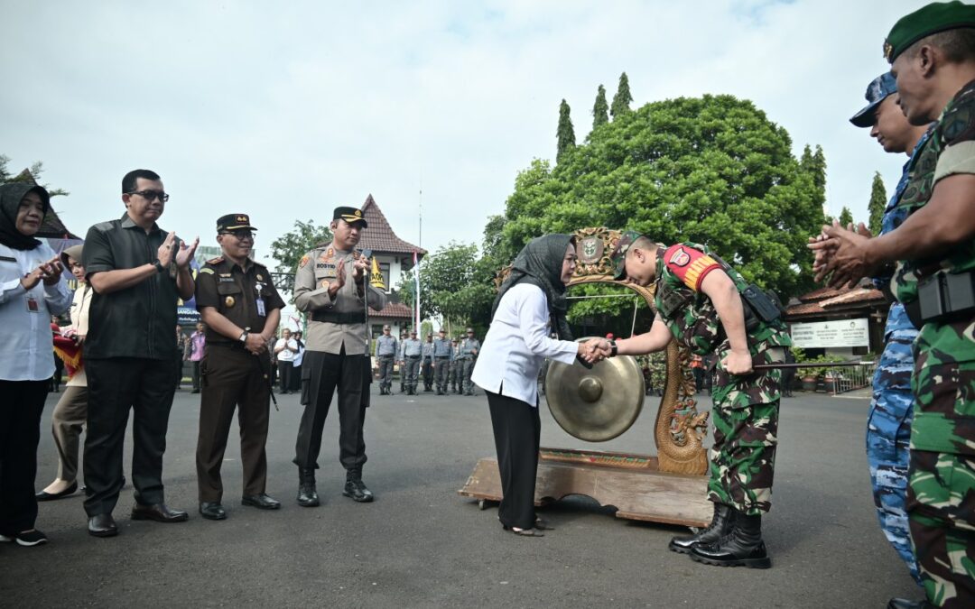 TMMD Sengkuyung Tahap III Dibuka, Bupati Tiwi : Buka Aksesibilitas Pertanian di Bodaskarangjati