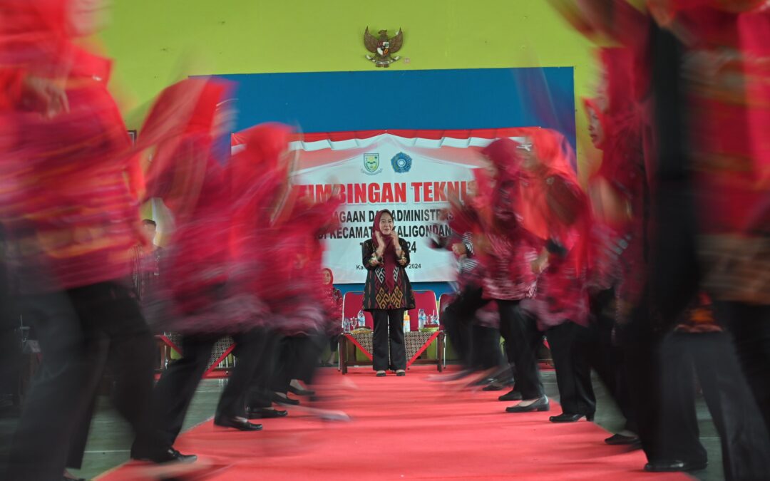 Bimtek PKK Kaligondang, Bupati Tiwi Soroti Kesejahteraan Kader PKK