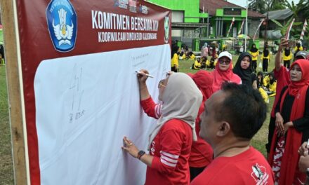 Bupati Tiwi Ajak Insan Pendidikan Sukseskan Implementasi Kurikulum Nasional