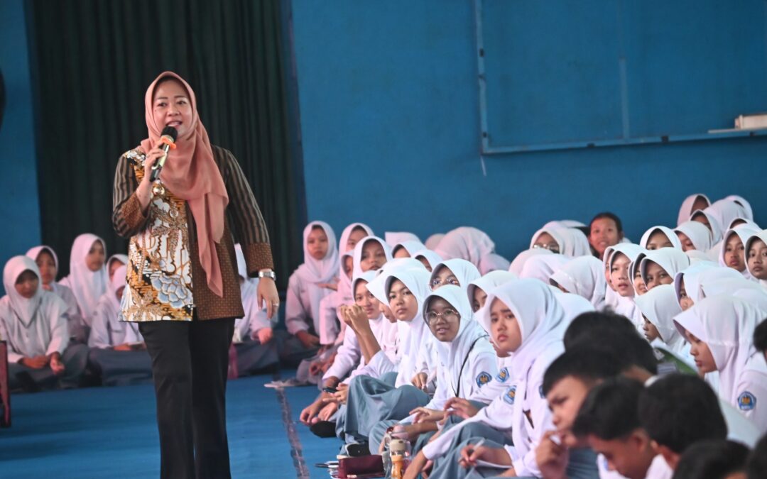 Mengajar di SMAN 1 Bukateja, Bupati Tiwi Beberkan Alasan Mengapa Tidak Boleh Golput