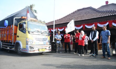 Bupati Lepas Distribusi 1334 Ton Beras Untuk Warga Kurang Mampu