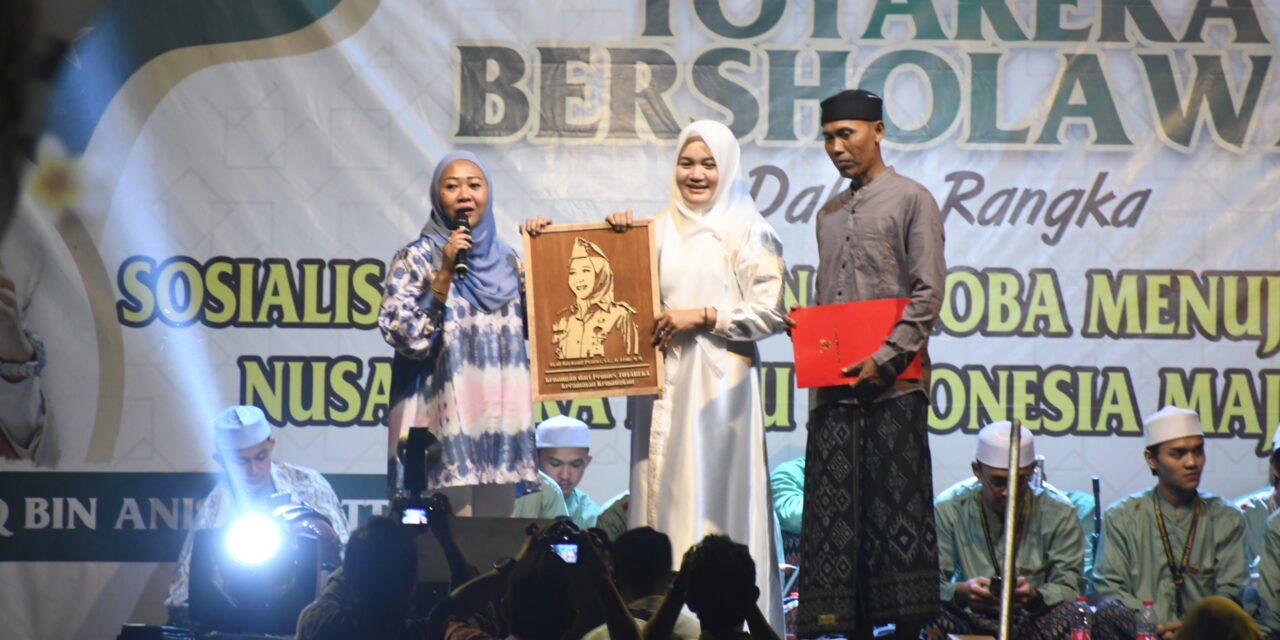 Toyareka Bersholawat, Bupati Tiwi Ajak Generasi Muda Jauhi Narkoba