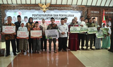 Pentasyarufan Bantuan Lintas Organisasi, Bupati Tiwi Salurkan Rp 7,1 Milyar untuk 2.357 Jiwa 