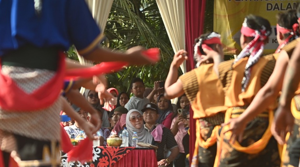 Safari Pentas Budaya, Bupati Tiwi Dorong Pemdes Lestarikan Kesenian Ebeg