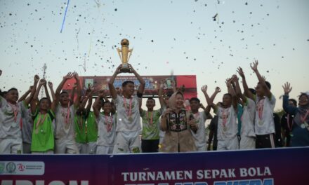 SMKN 1 Kutasari Juarai Turnamen Sepak Bola Pelajar Putra, Bupati Tiwi Beri Tambahan Hadiah