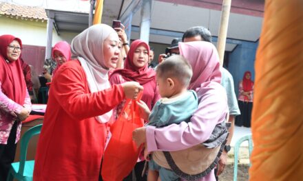 Pastikan Tumbuh Kembang Anak, Bupati Tiwi : Sebulan Sekali Wajib ke Posyandu