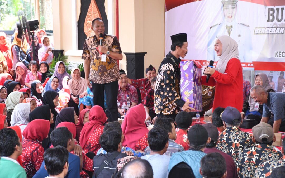 Tilik Desa, Bupati Tiwi Pastikan Perbaikan Jalan Selakambang – Sidareja Sudah Diplot Awal 2025