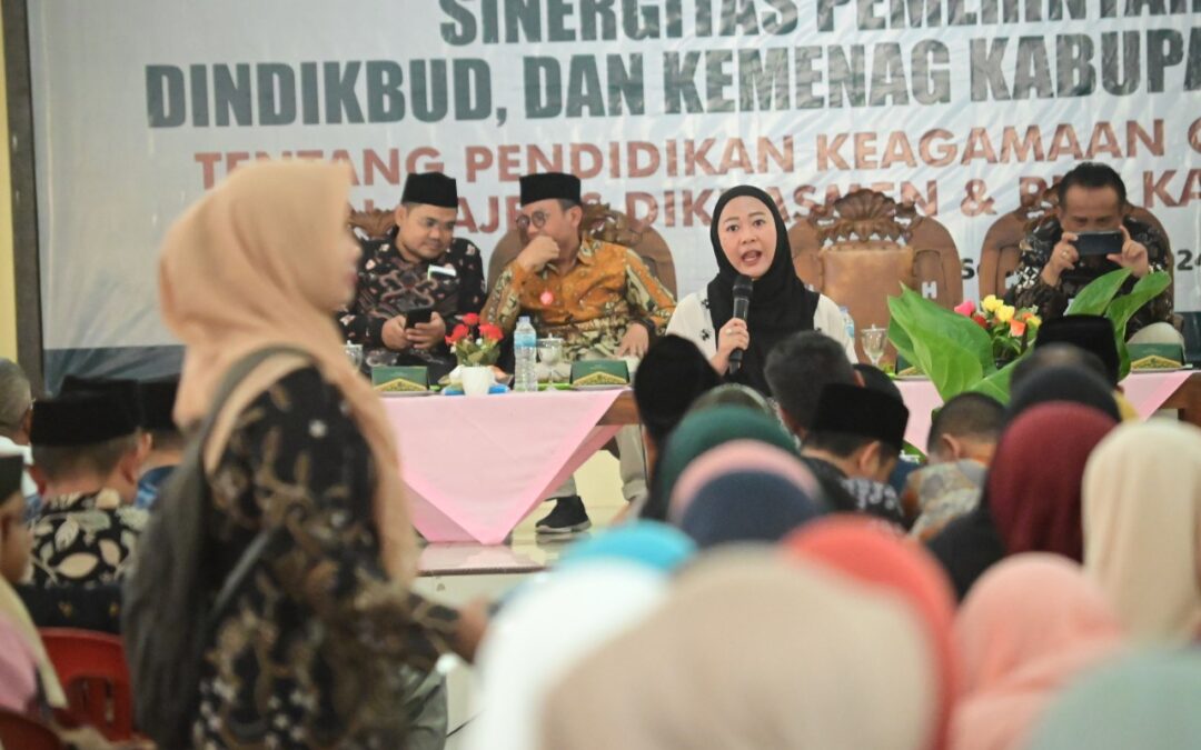 Pemerataan Kualitas Pendidikan, Bupati Tiwi Tegaskan Keberpihakan pada Sekolah di Bawah Kemenag