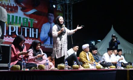 Sholawat Merah Putih di Sumampir, Bupati Tiwi Ajak Warga Kawal Pilkada Serentak 2024