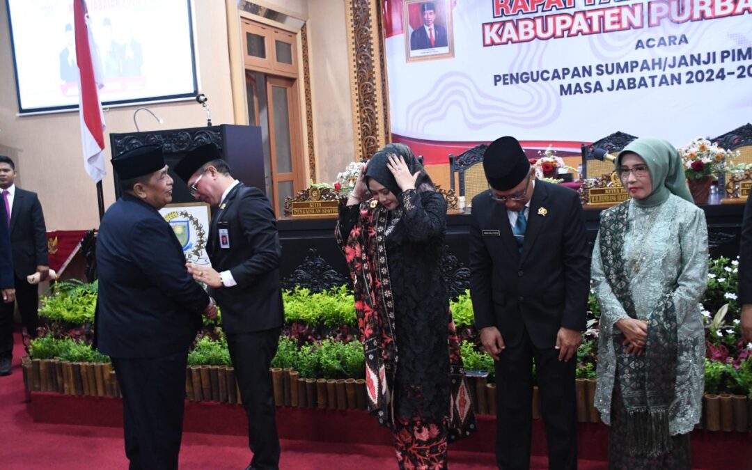 Pimpinan DPRD Diambil Sumpahnya, Tugas Pemerintahan Harus Makin Sinergis