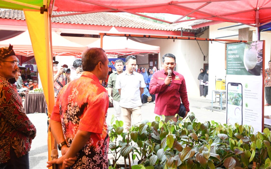 Petani Kejobong Dikenalkan Pertanian Berbasis Teknologi Irigasi Tetes dengan IoT