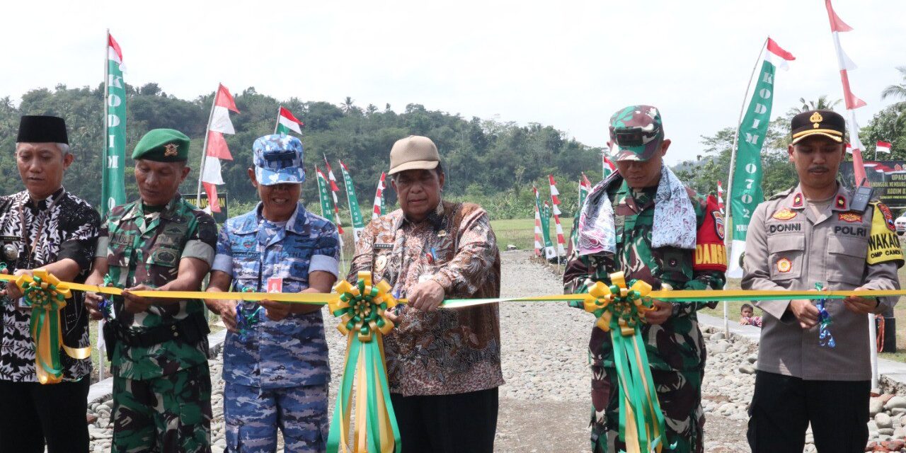 TMMD Sengkuyung Tahap IV Resmi Ditutup, Plt Bupati Sudono Harapkan Peningkatan Kesejahteraan Masyarakat
