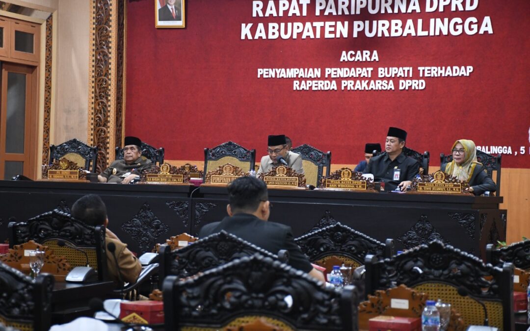Tanggapi 4 Raperda Prakarsa DPRD, Plt Bupati Sudono : Regulasi Harus Sesuaikan Dinamika