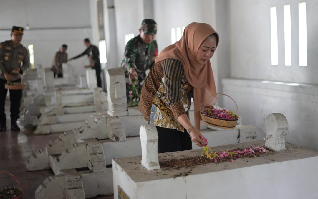 Mengenang Jasa Pendiri Kabupaten Purbalingga, Bupati dan Forkopimda Ziarah Makam Para Leluhur Jelang Hari Jadi Ke-194