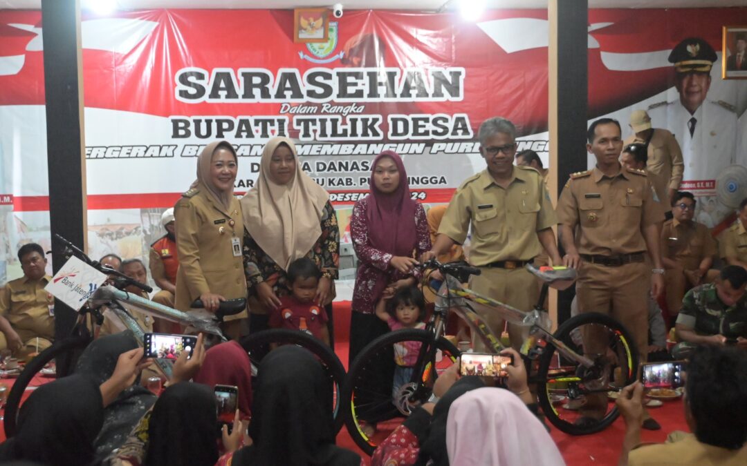 Dorong Pembangunan yang Merata, Bupati Tiwi Penuhi Unek-unek Warga Danasari