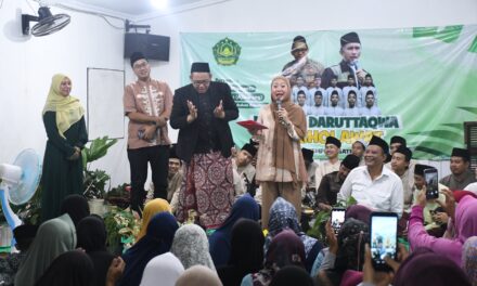 Kunjungi Ponpes Daruttaqwa, Bupati Tiwi Ajak Rajut Kembali Persatuan