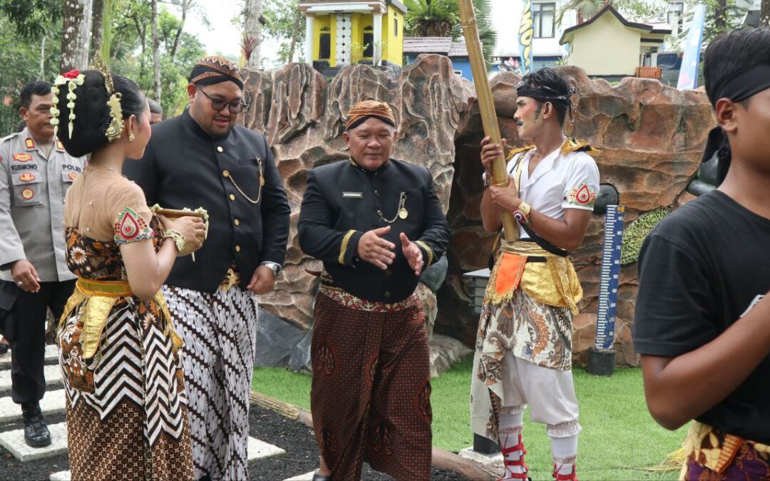 Bersih-bersih Sumber Air, Owabong Didorong Jadi Primadona Pariwisata Nasional