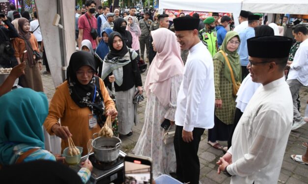 Bazar Ramadhan, Langkah Awal Bupati Fahmi Hidupkan Kembali Taman Kota Usman Janatin