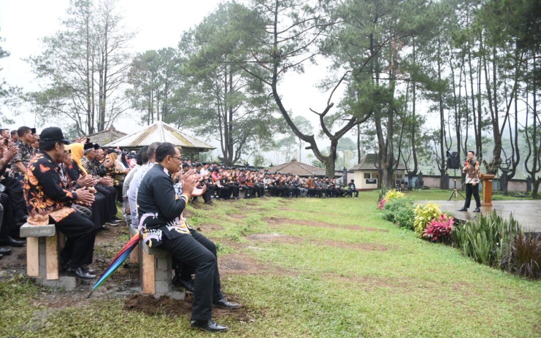 Sinkronkan Arah Pemerintahan, Kades – Lurah Dikumpulkan dalam Retreat