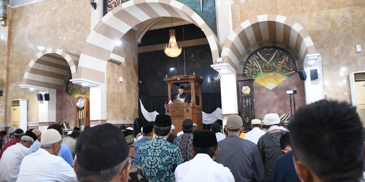 Jadi Khatib Sholat Jum’at, Bupati Fahmi Tegaskan Agama Punya Peran Signifikan Membangun Manusia Unggul